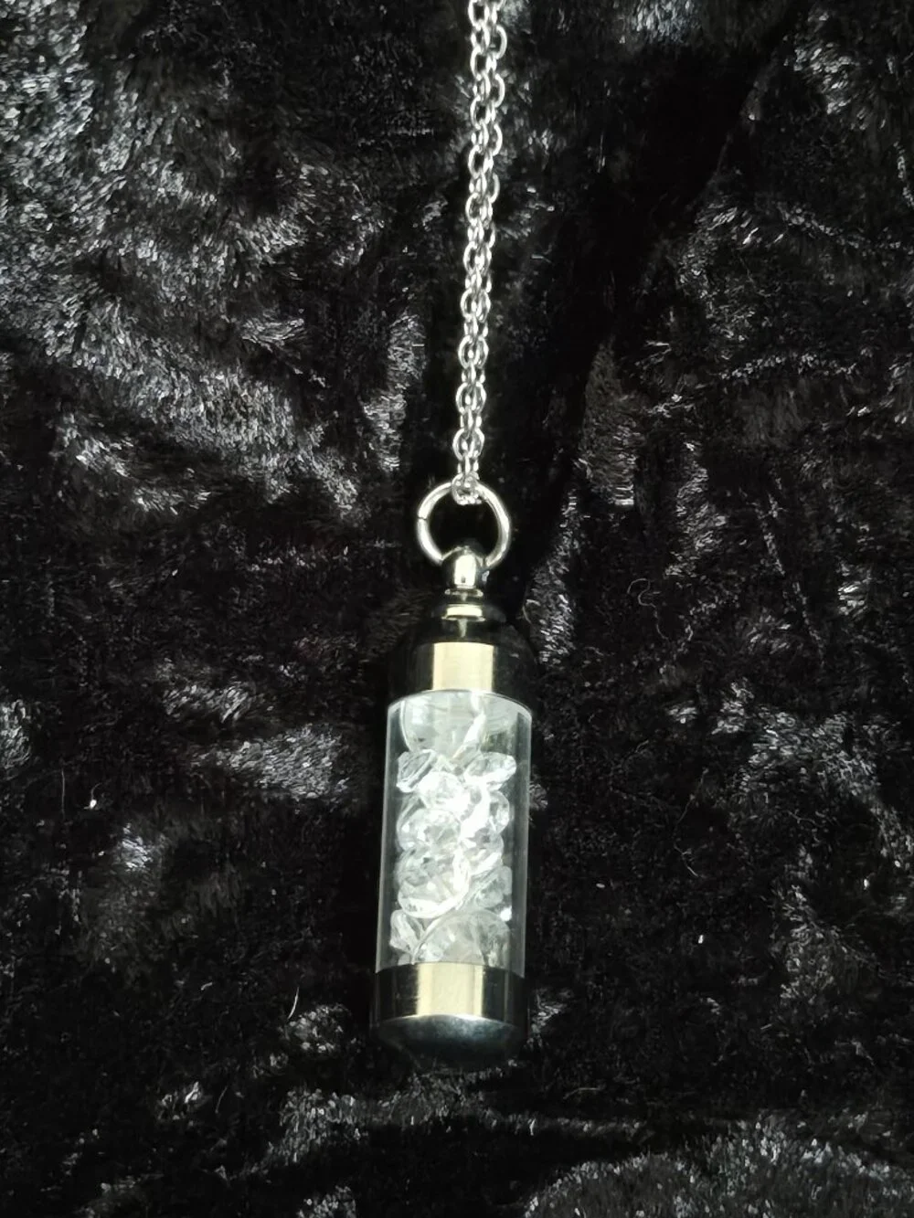 Simulated DIAMOND filled amulet with chain...26001